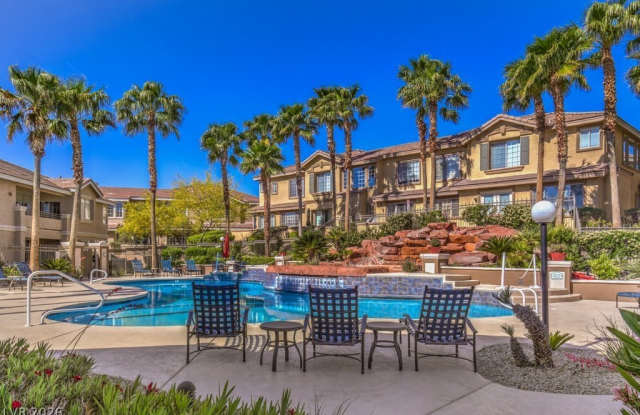 9901 Trailwood Drive Gallery 1