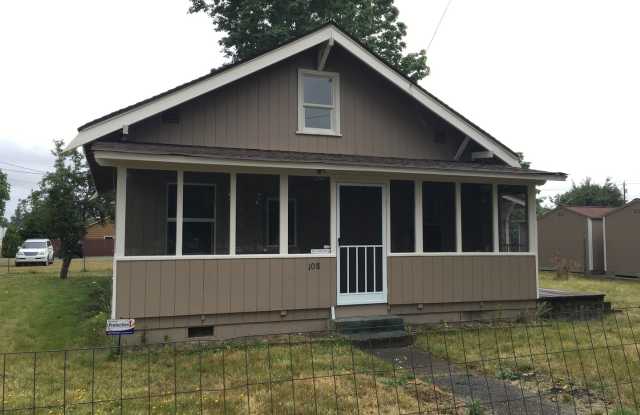 3 Bdrm, 1 Bath Plus Bonus Room! Heart of Yelm! Fully Fenced Yard! photos photos