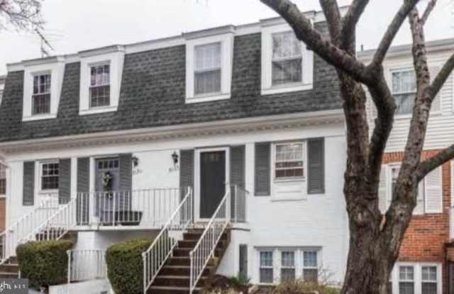 6125 STRASBURG DRIVE - 6125 Strasburg Drive, Centreville, VA 20121
