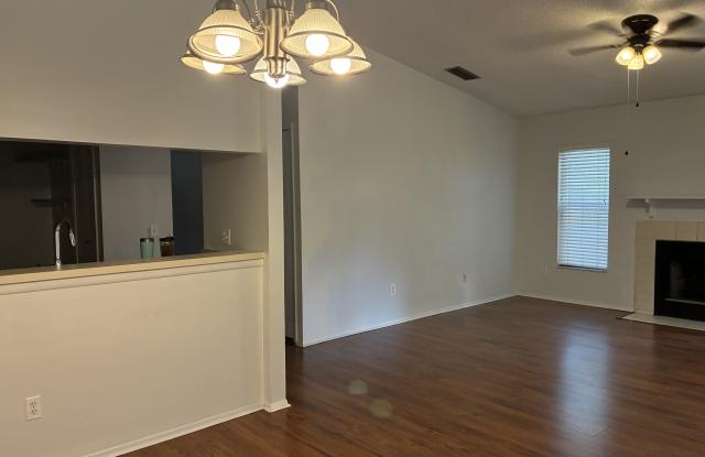 705 Northlake Drive Gallery 1