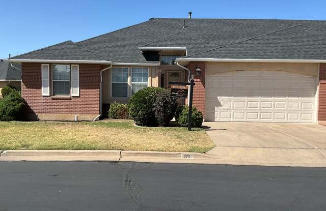 4 bdrm 3 bth Home 2 Car Garage- HOA with Pool photos photos