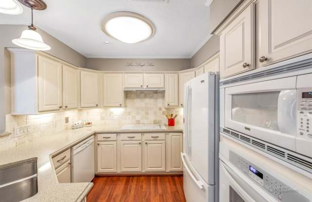 12800 Briar Forest Drive Gallery 3