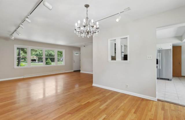 801 West San Jose Lane Gallery 3