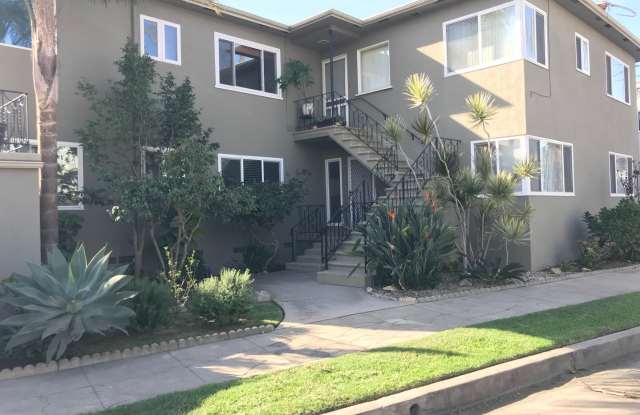 STUNNING 2 BEDROOM ON THE OCEAN - 3930 East 1st Street, Long Beach, CA 90803