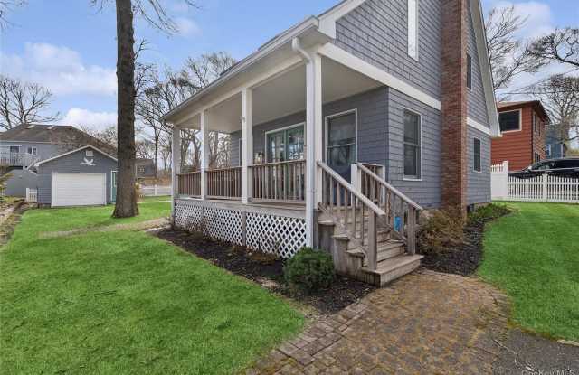 1050 Pine Avenue photos photos