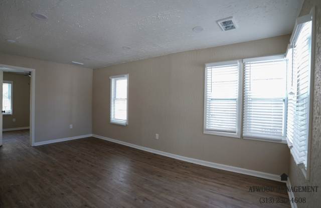 Fully Renovated 2-Bedroom Home – Move-In Ready for You! Gallery 3