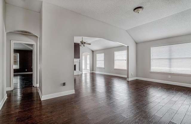 1001 Benjamin Drive - 1001 Benjamin Drive, Burleson, TX 76028