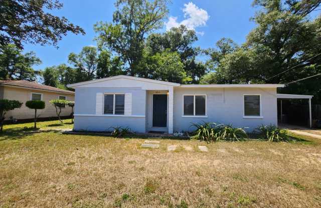3517 N 9th Ave Pensacola. MOVE IN SPECIAL!! Waived $350 Cleaning Fee!!!!! - 3517 North 9th Avenue, Pensacola, FL 32503