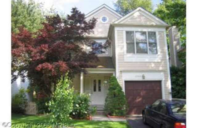 NICE SINGLE FAMILY HOME WITH 1 CAR GARAGE photos photos