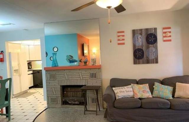 1701 Southwest 13th Court Gallery 3