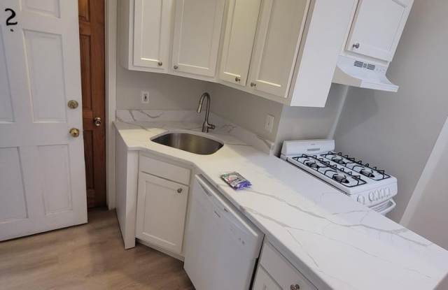 Charming & Updated 2-Bed in Prime Beacon Hill - No Fee! Gallery 3