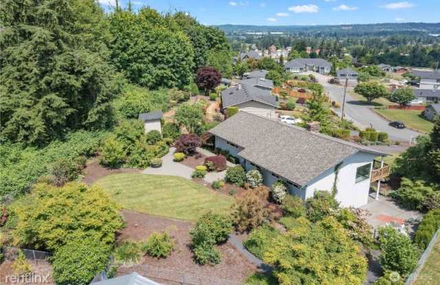 8424 75th st e - 8424 75th Street East, Waller, WA 98371