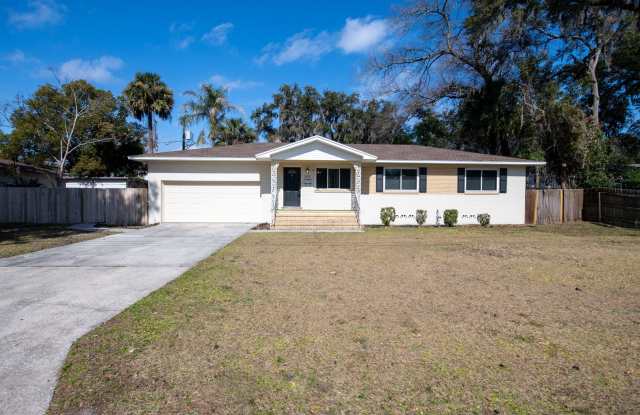 Great Florida Home with Garage in the Heart of Arlington! photos photos