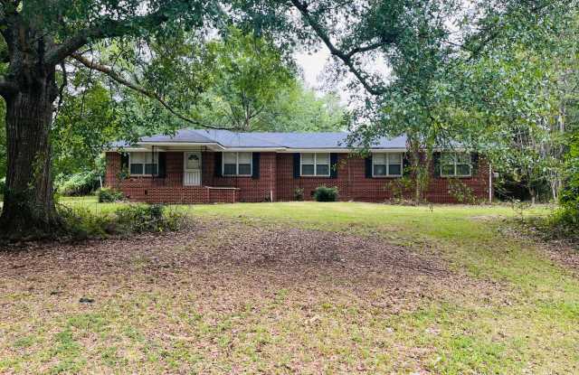 3 bedroom, 1.5 all brick ranch with 2 car garage in College Park! Must see! photos photos