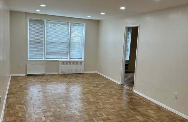250 North Broadway North photos photos