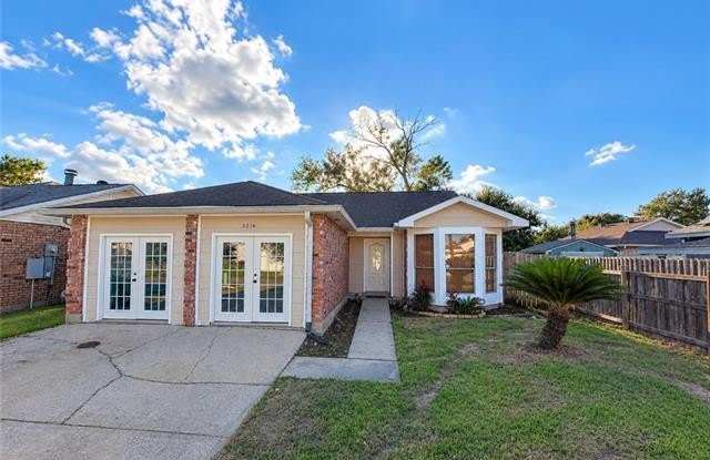 3216 TIMBERLANE WAY Drive Gallery 1