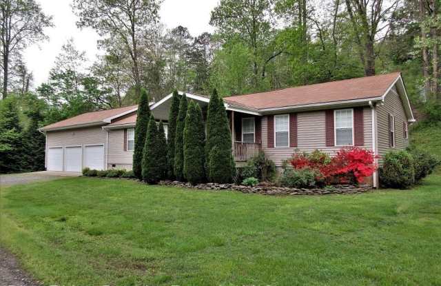57 Winnipeg Road - 57 Winnipeg Lane, Jackson County, NC 28779