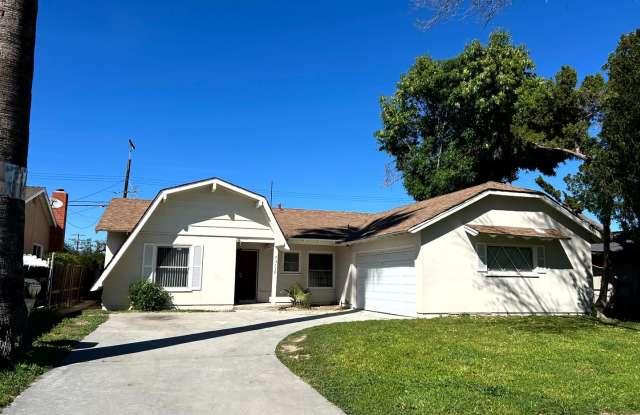 Spacious 4-Bed, 2-Bath Home with a Large Backyard in Prime West Hills! photos photos