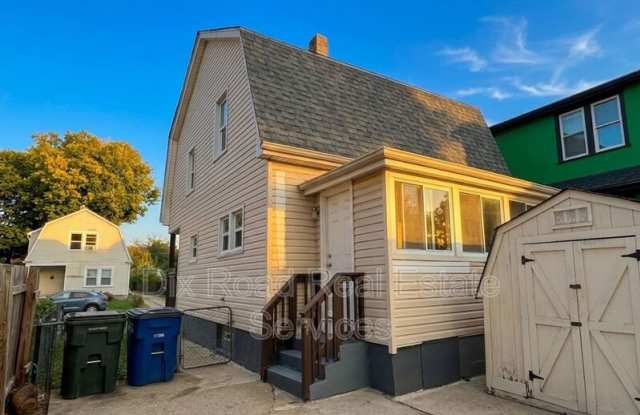 215 S Hedges Street Gallery 3