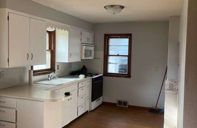 422 8th Avenue photos photos