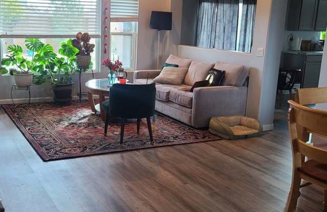 2 Bedroom, 2 Bath with 1 Month Free on an 18 Month Lease!! Gallery 3