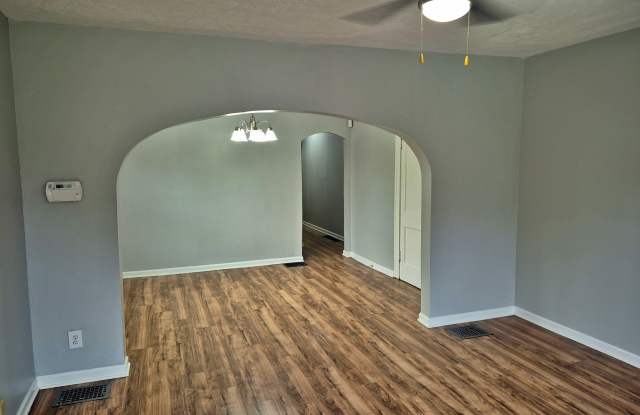 1727 N Tacoma Avenue Gallery 3