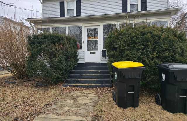 3 bedroom 2 Bath Home for Rent in Normal - 602 Harris Street, Normal, IL 61761
