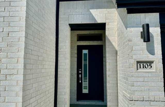 1105 Mahogany Dr Gallery 3