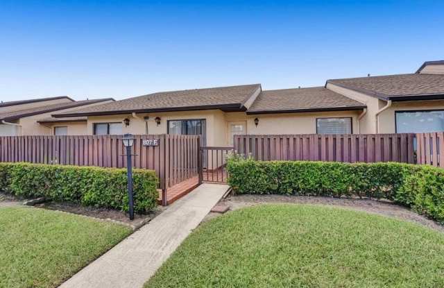 807 Sky Pine Way Gallery 2