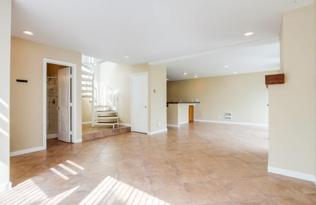 675 South Sierra Avenue - 19 Gallery 3