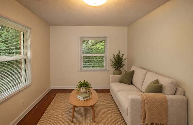 2-bedroom home on Vinton Street Gallery 2