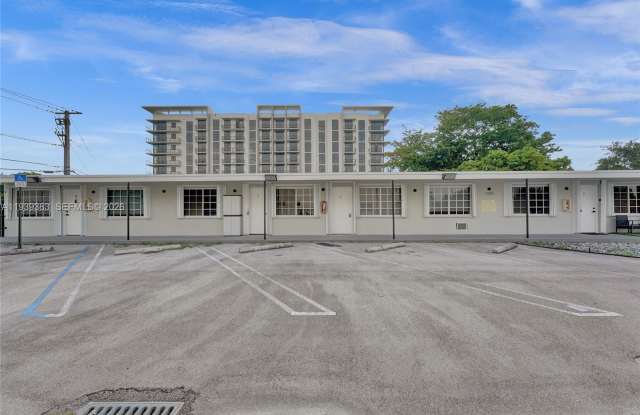 1085 NE 126th St photos photos