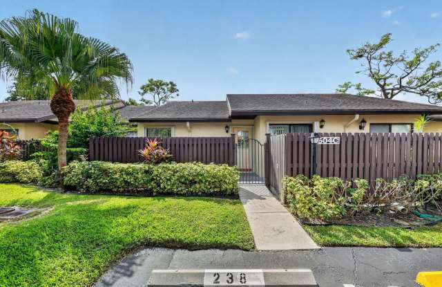 604 SEA PINE Way Gallery 1