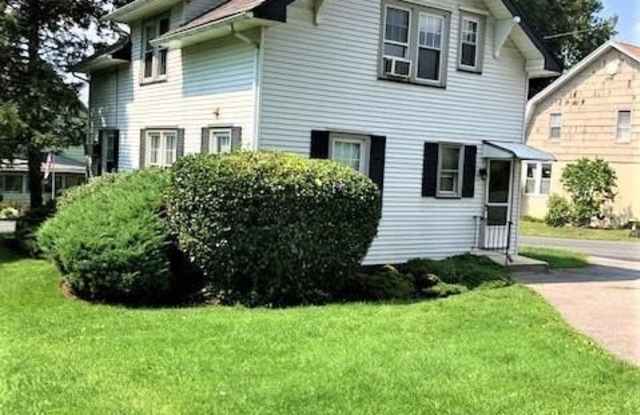 2032 Riverside Drive photos photos