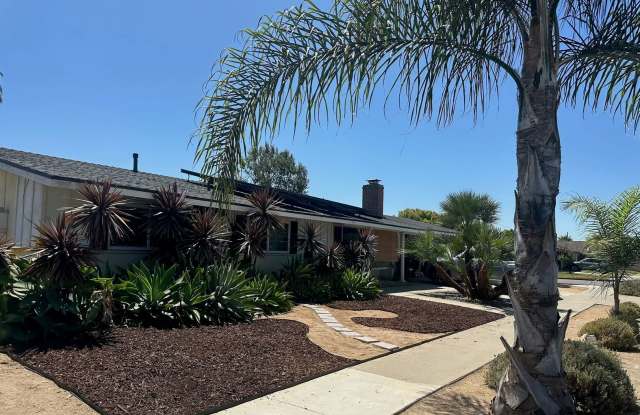 AMAZING INTERIOR 4 BEDROOM / 2 BATHROOM REMODELED HOUSE photos photos