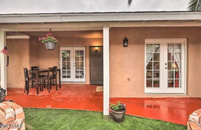 15TH AVE. & OSBORN RD 2 bedroom! Gallery 4
