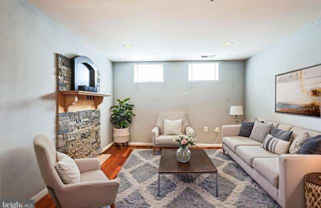 4929 FOOTE Street NE unit: 2 Gallery 2