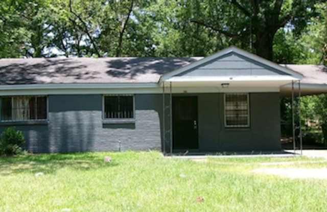 Charming 3 Bedroom Home in Bayou La Batre - 2 Weeks Free! photos photos