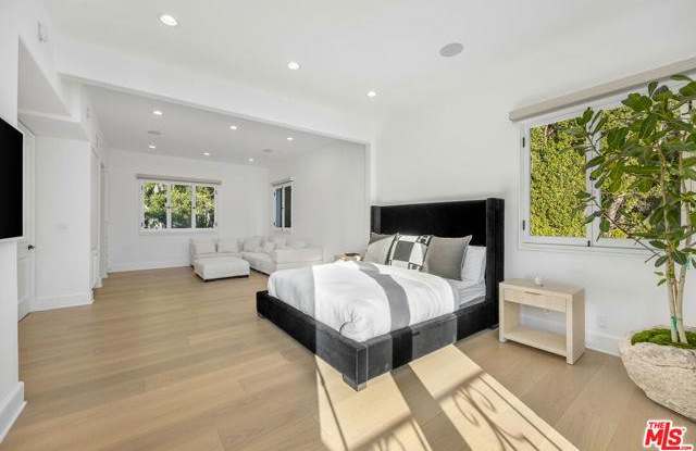 1424 North Doheny Drive - 1424 North Doheny Drive, Los Angeles, CA 90069