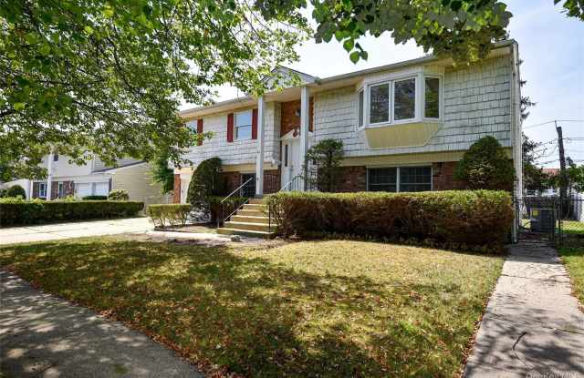 65 Bluebird Lane photos photos