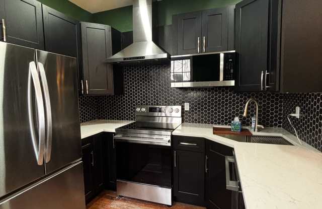 807 West 10th Street photos photos