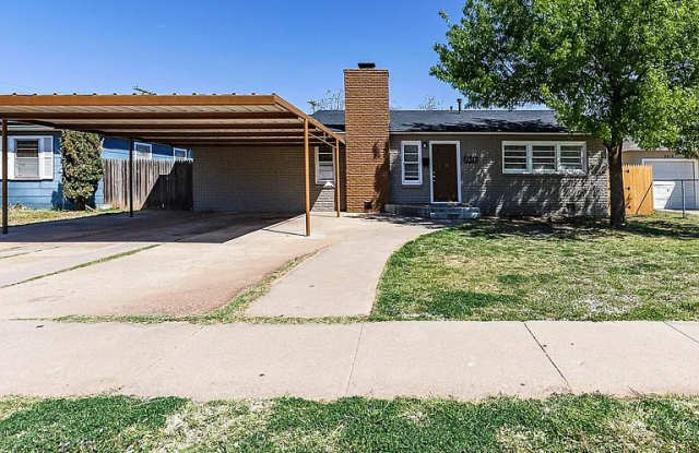 2618 44th St photos photos