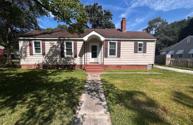 Charming 2 Bedroom Home in Hanahan's Highland Park neighborhood! photos photos