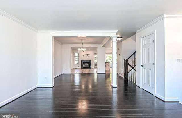 12700 DOGWOOD HILLS Lane Gallery 3