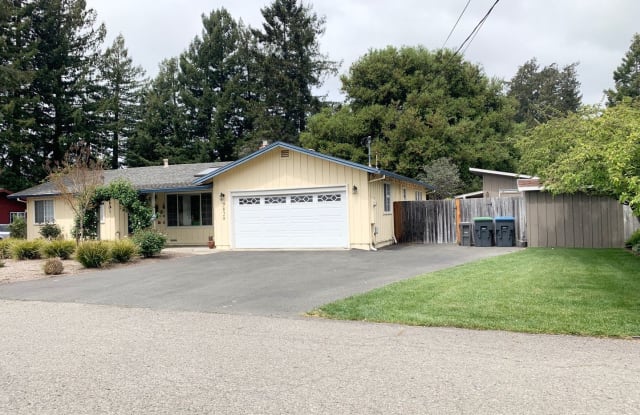 7828 Apple Blossom Ln - 7828 Apple Blossom Lane, Sonoma County, CA 95472