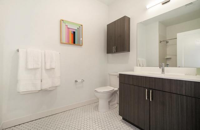 150 E centre ave Gallery 3