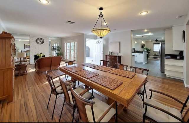 11598 Woodbine Street Gallery 2