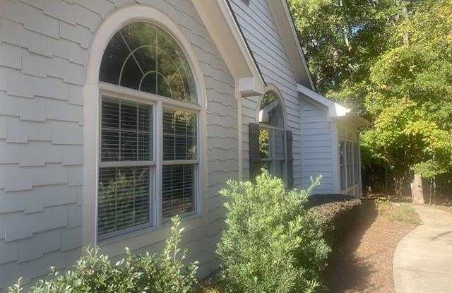 142 Edgewood Court Gallery 2