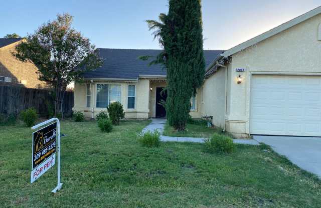 Large 4 bedroom 2 bath home FOR RENT! photos photos