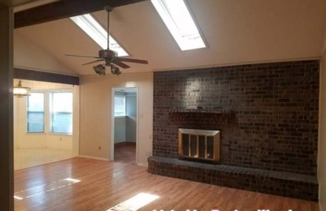 3949 Windhaven Road Gallery 4